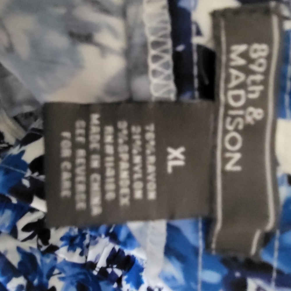 Beautiful blue floral stretch pants XL - Picture 4 of 4